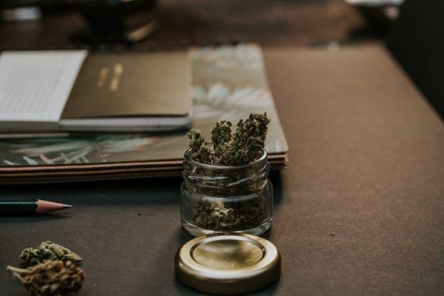 best-recreational-weed-brands:-a-smoker’s-guide-to-what-actually-hits